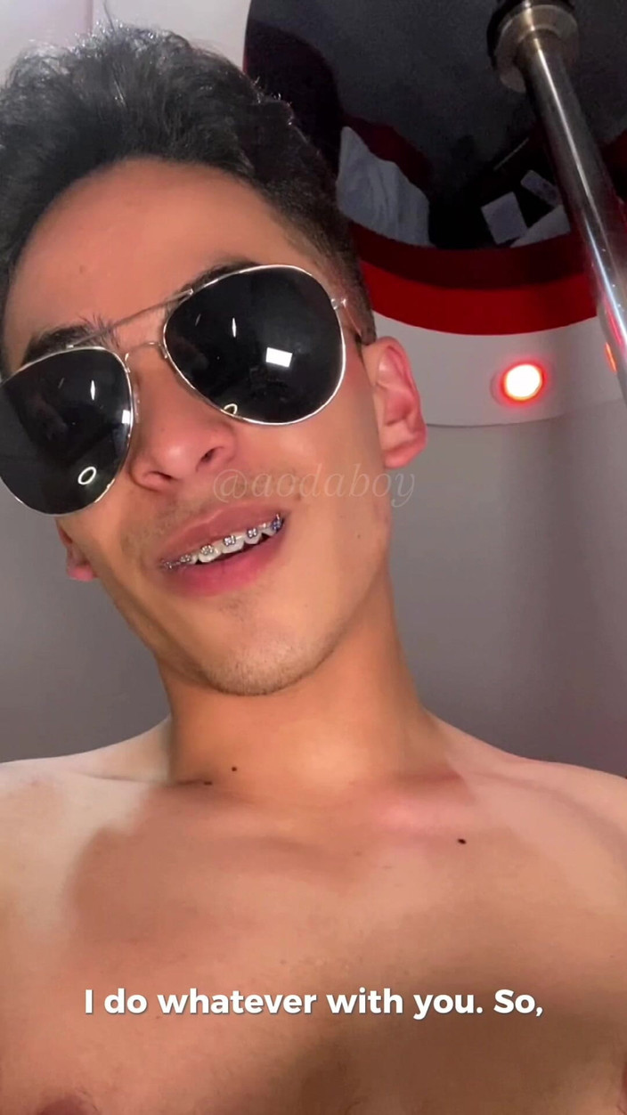 aodaboy: अत्यधिक प्रभुत्व और चेहरा कमबख्त