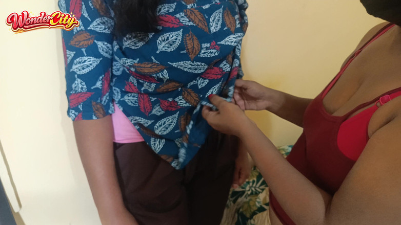 Apple baby: Gorąca lesbijka jebanie