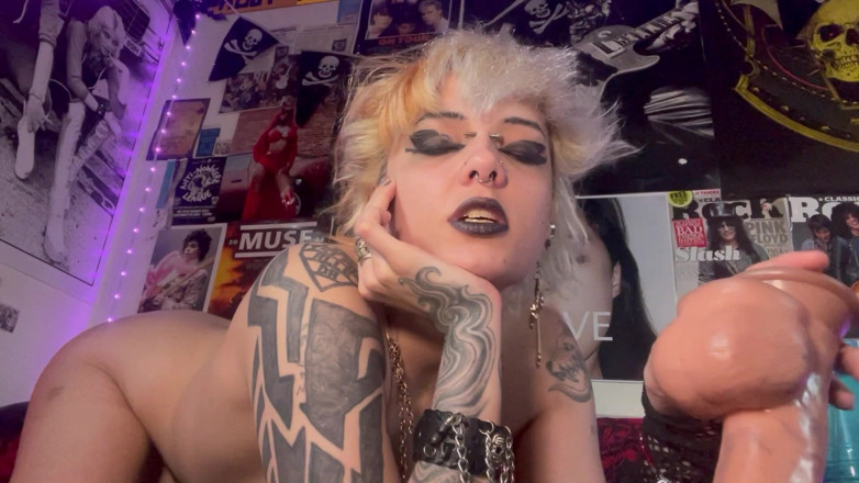 Glitterqueen1999: Це все, як до біса збентежена приниження маленького члена