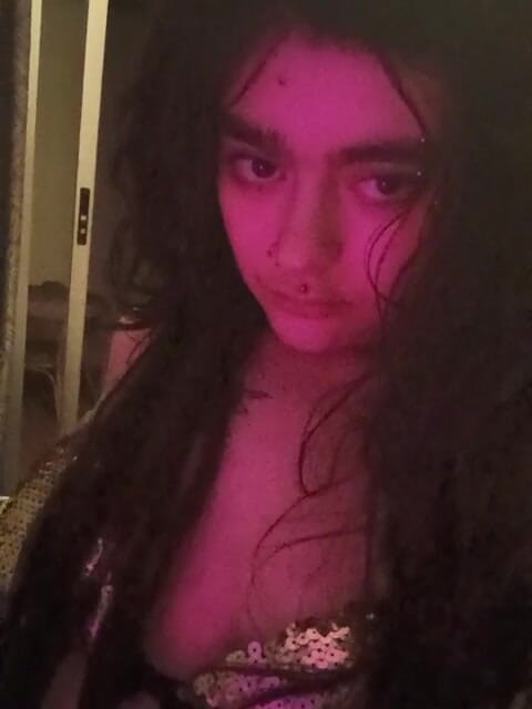 InkedDevilXxx: 섹시. 자지를 핑거로 삼는 핫와이프