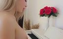 Anna Rey Blonde: My First Piano Song