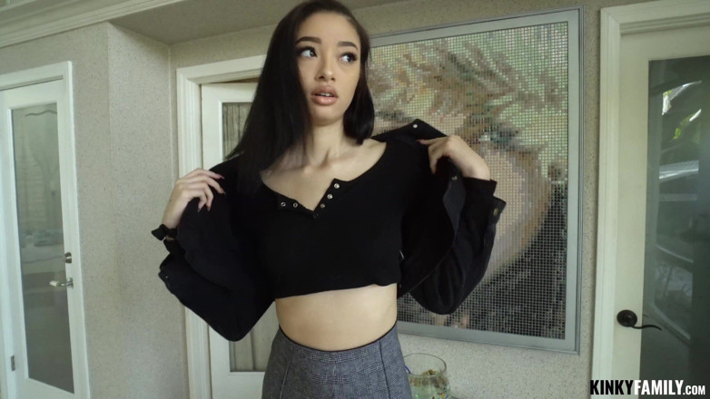Kinky Family: Fucking stepsis before a party