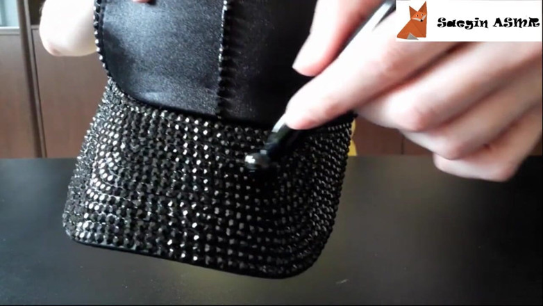 Saegin: 3[ASMR] Scratching rhinestones (no talking)