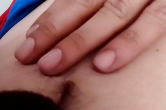 Gangbang straight: India mostrando pezones