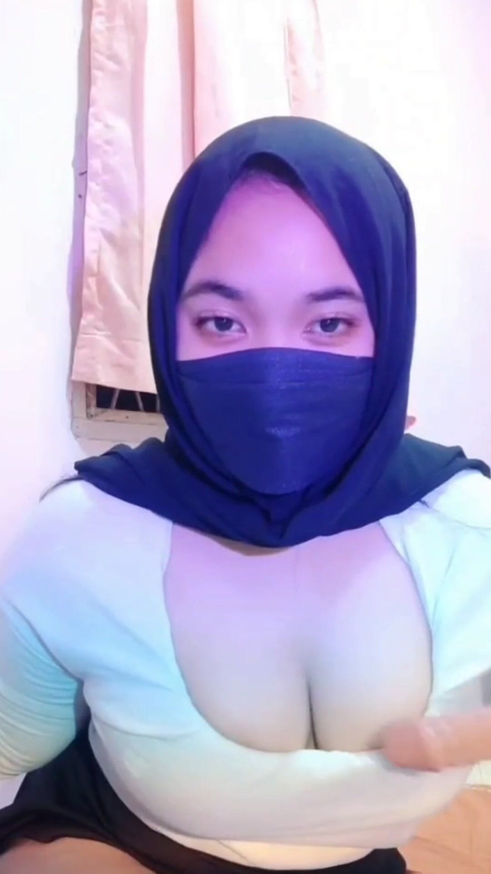 Jilbab69: Kannst du mich befriedigen?