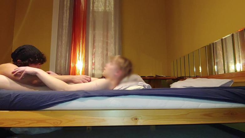 LeoTeenLatinos: Přesvědčil jsem hetero ruskou studentku, aby se mnou měla sex!