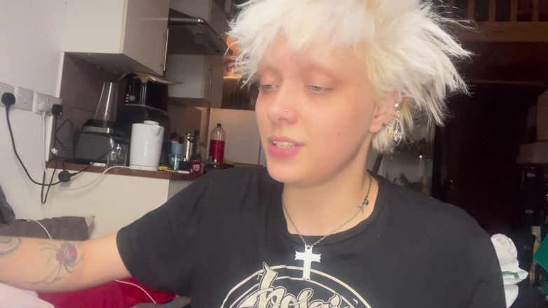 Glitterqueen1999: 3 New Smoking Videos Topless
