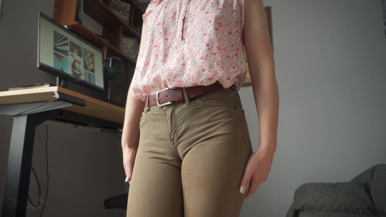 Teasecombo 4K: Zlobivá kolegyně Předvádí wedgie kundičku