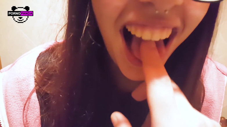 radiopornopanda: Cumshot in the Face
