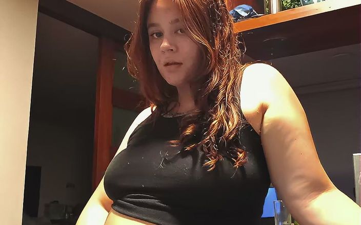 Nicole Passat: Nicole Passat a pris du poids et montre sa chatte...