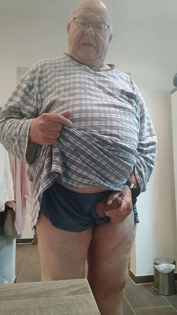 Karlchengeil: 早上慢慢穿衣服