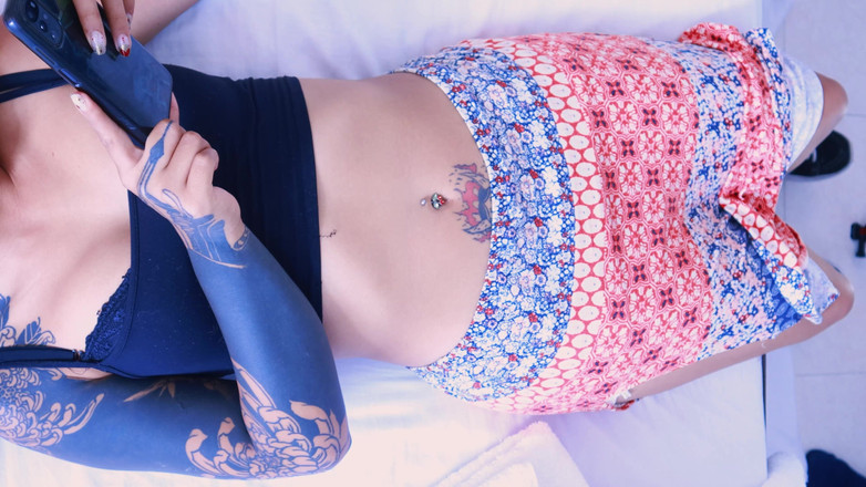 Ellie pink: Hot Babe Tattoed Let Me Taste That Tight Pussy in...