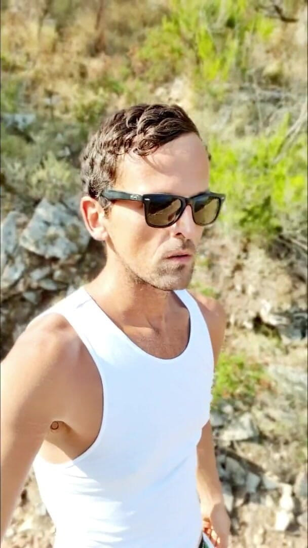 Slutboyben: Il ragazzo troia in cam4 piscio pubblico in vacanza