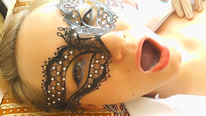 Angel The Dreamgirl: Il pompino pov dell'infermiera
