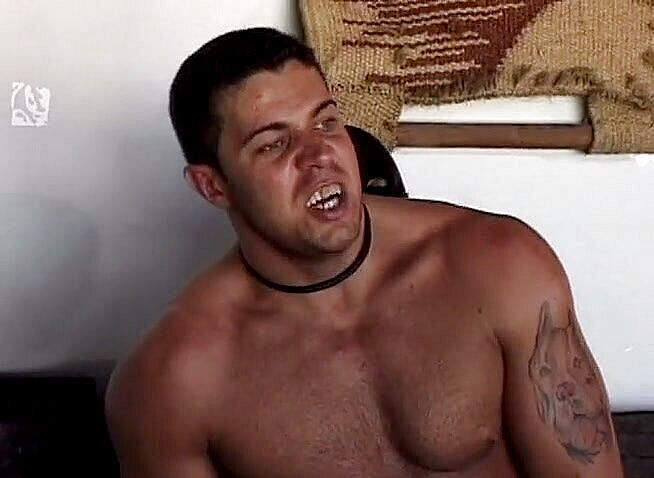 Bareback TV: Homo hunk geneukt door zijn meester