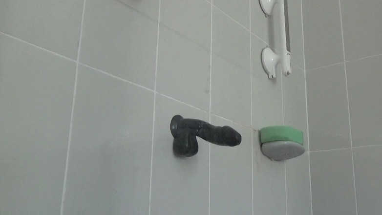 bigears: Menunggang dildo zakar hitam besar 1