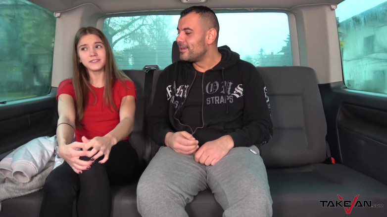 Take Van: Genç ve saf genç kız kötü bir aygır için kolay...
