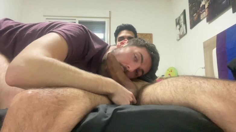 Nenesgaymers: Menghisap kawan saya yang belum dipotong zakar tebal