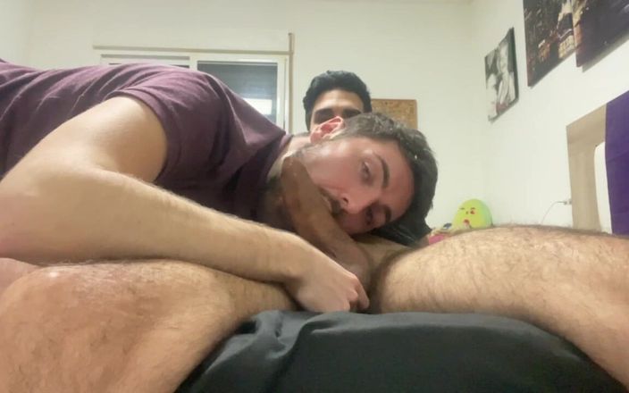 Nenesgaymers: Chupando meu amigo sem cortes no pau grosso