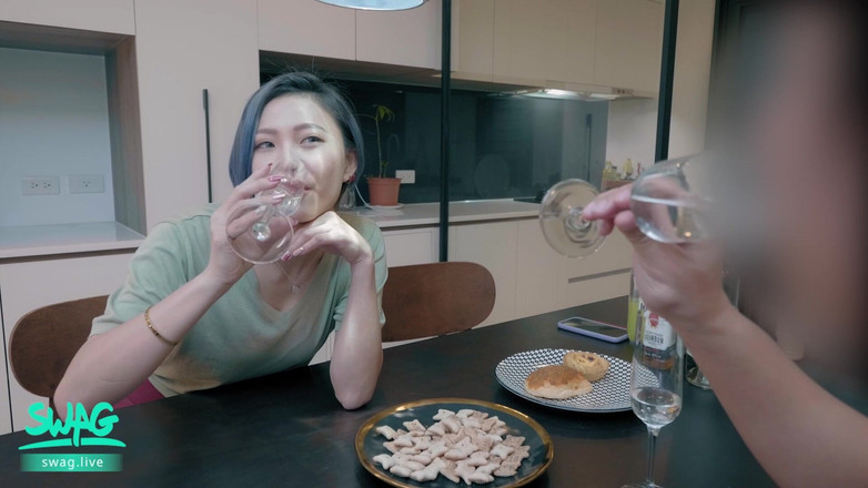 SWAG.live: Děvka šuká BFF malý péro manžela