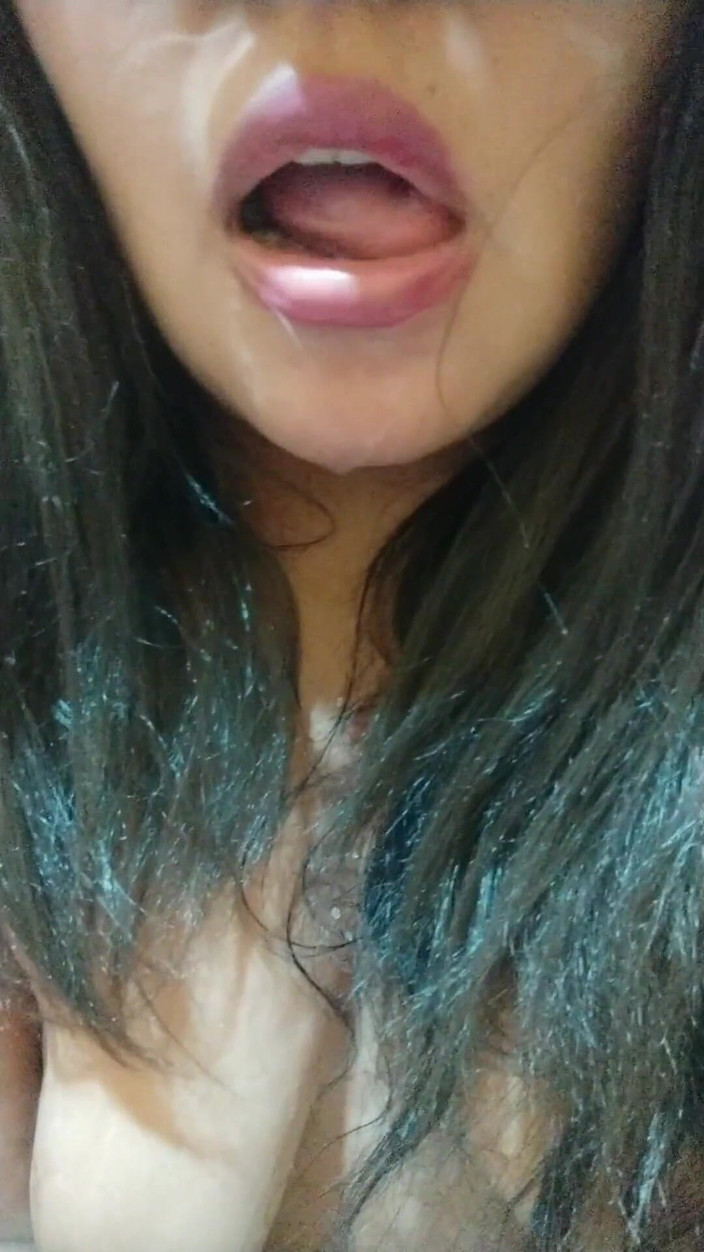 Carla Villalobos: Sání ptáka manžela mé sousedky