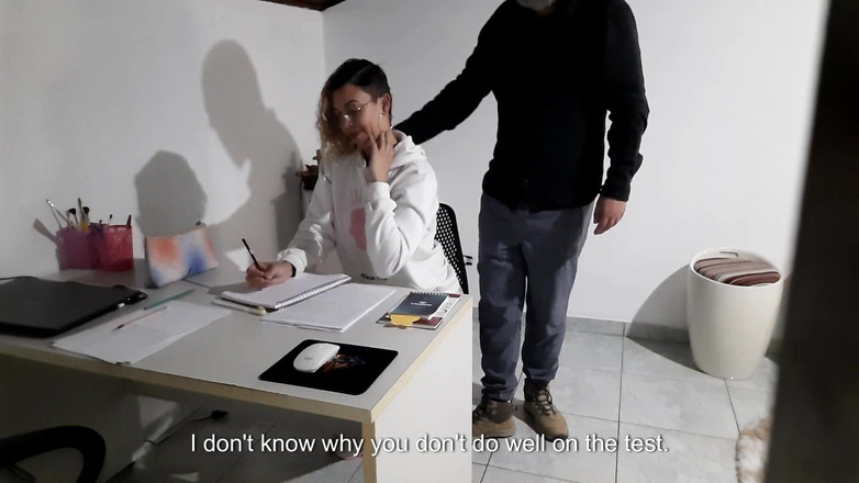 Gabi SweetCouplesStories: Matematik öğrencisi sağlık sınıfına gitti ama öğretmen tarafından tahrik oldu ve onunla...