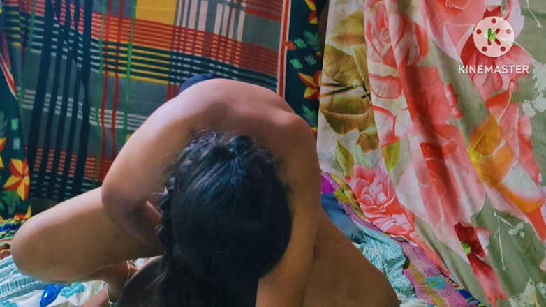 Mandadum: Jakmile její manžel odešel do kanceláře, zavolala tetička Harika 18letému chlapci,...