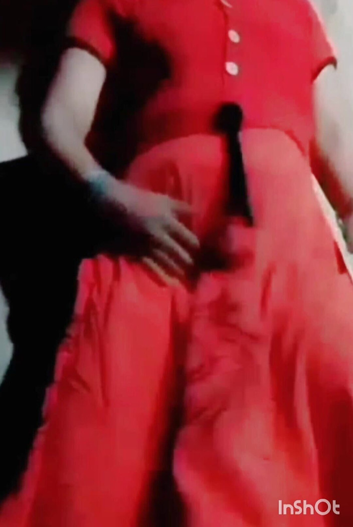 TricolorMusic3: देसी महिला अपने हॉट सेक्सी शरीर को रगड़ रही है