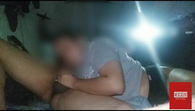 Mexicasero: Ibu tiri memberikan saya blowjob yang hebat