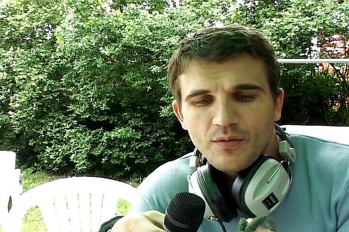 Planete Francaise: Gagică franceză frumoasă și țâțoasă adoră să se fută în cur