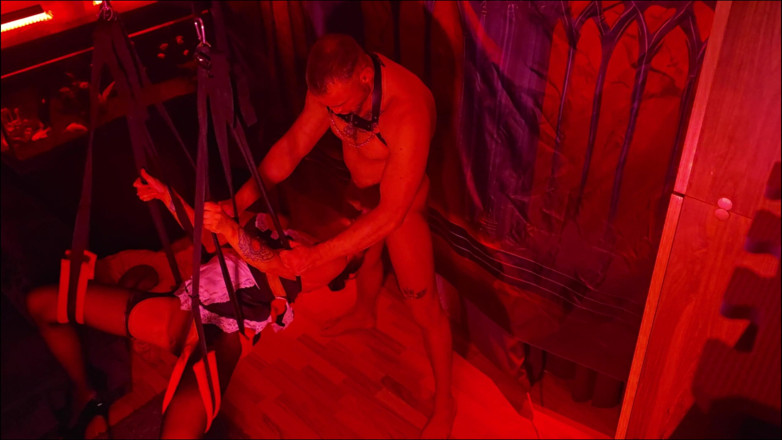 Relaxsextime: Cuplu se leagănă pe un leagăn