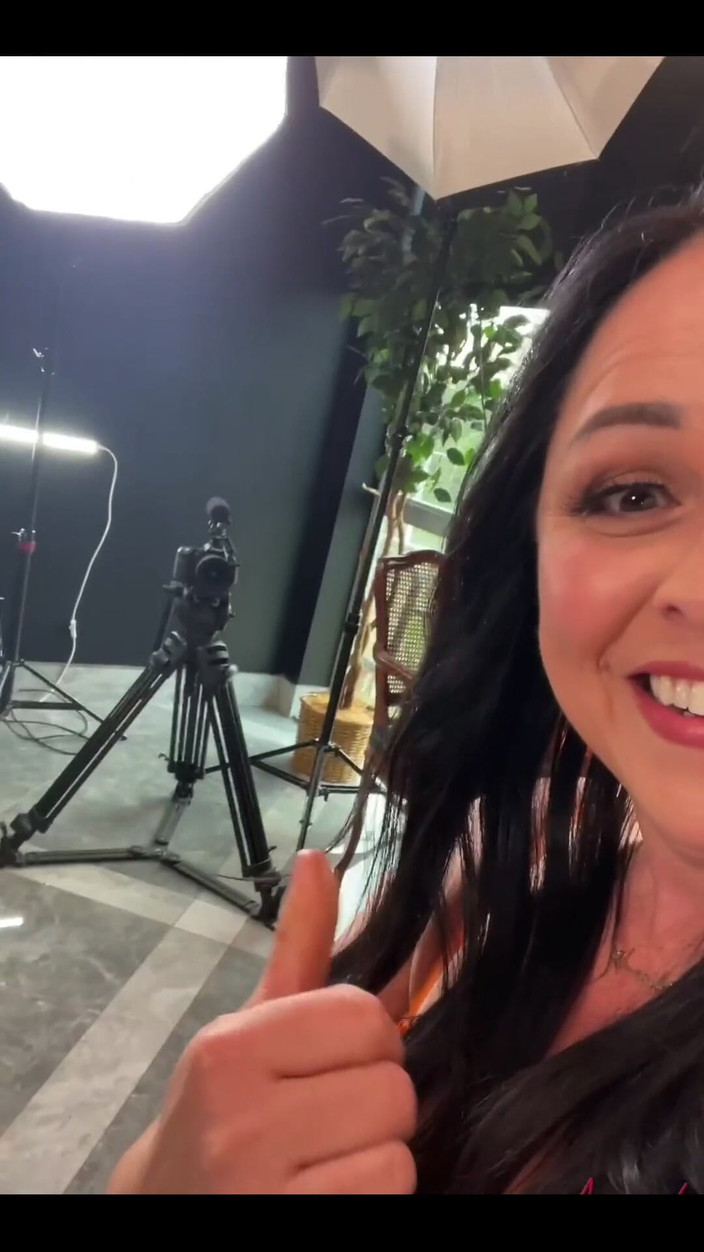 Amanda Thickk: Adegan solo daripada Model Jeff