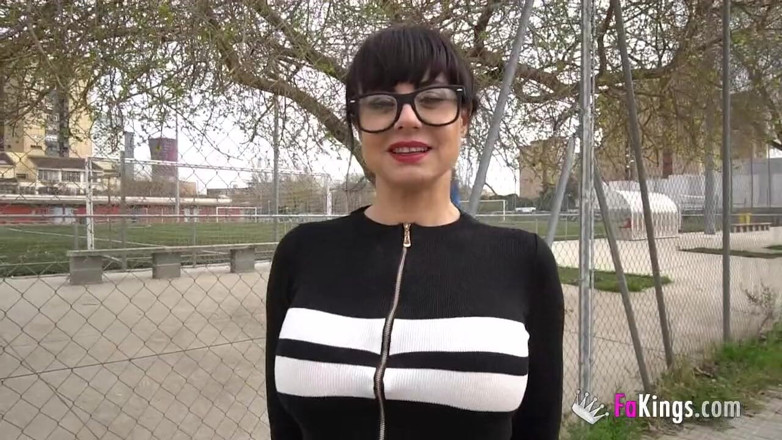 FAKings: Damaris has discovered a new hobby. Fucking every young dude...