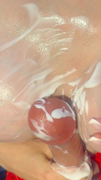 Mengongkek buah dada saya dengan dildo besar