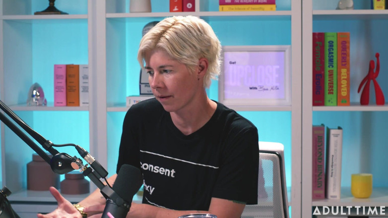 Adult Time Podcast: Lilly Bell Exhibitionism, Sexting, &amp; Empowerment | the Adult Time Podcast