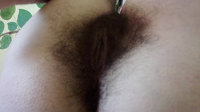 BW_Dolphin: Pepek berbulu sebenar terbaik berkongkek dengan timun.