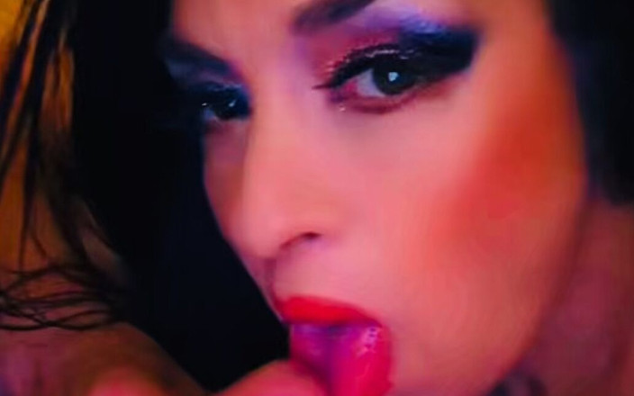 Mia 69: सिर चूसना