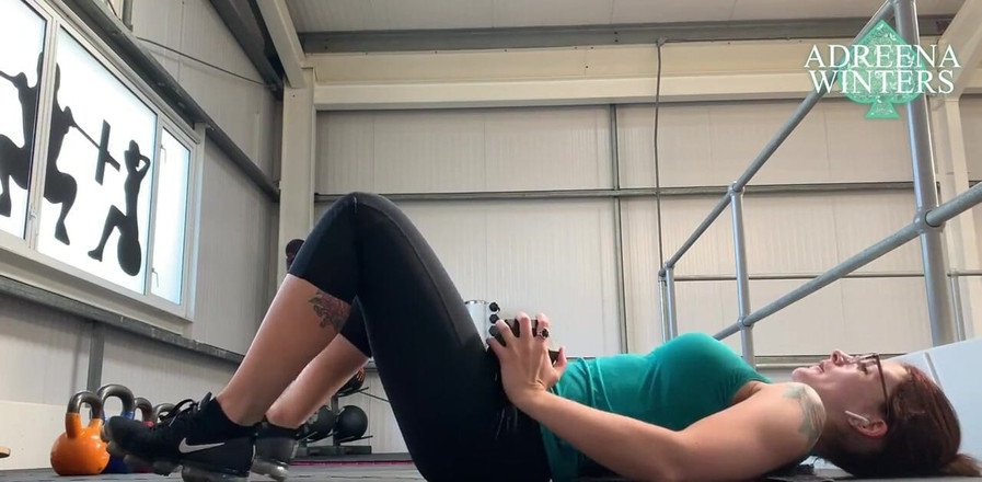 Adreena Winters: Швидкий сеанс тренажерного залу перед тим, як відправитися в Лондон на тиждень ️