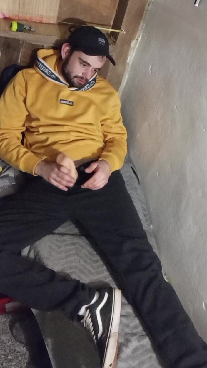 jerkofflover: Masturbacja W Kabinie W Łóżku