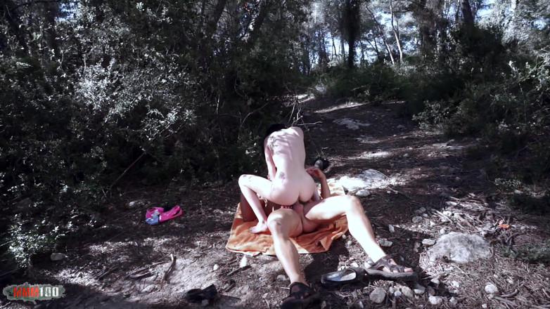 MMM100 Fuck Buddies: Louise du Lac Ungewöhnliche Allianzen und Sex im Wald für...