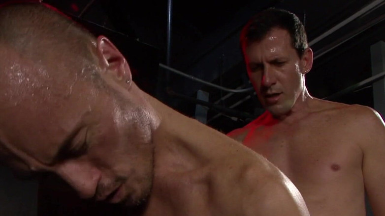 Only Bareback Porn Studio Amator: Tief im loch