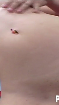Seksi kızıl saçlı amatör bebek Coryn sybian orgazm makinesinde