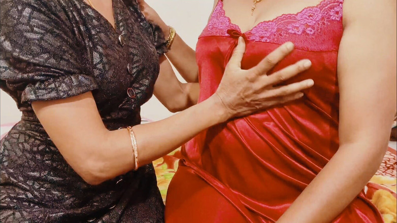 Sheela Jackson: चूत चाटना तमिल लेस्बियन लड़कियों भाग 3