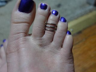 Deanna Deadly: Toe Wiggling with Toe Ring and Purple Toenails