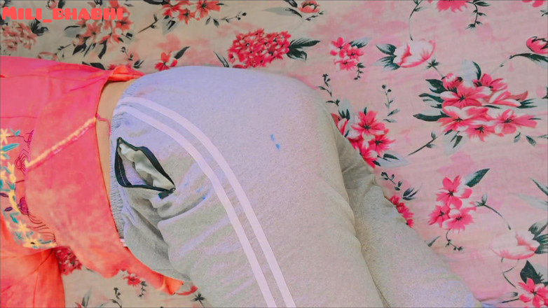 Mili bhabi: 아름다운 인도 이복 누이 18+ 쪼이는 보지 힌디어 오디오 섹스