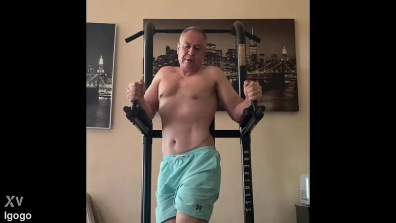 Alex Art: Homem solo