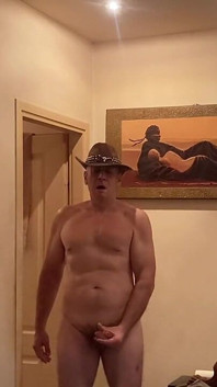 Un vaquero solitario masturbándose