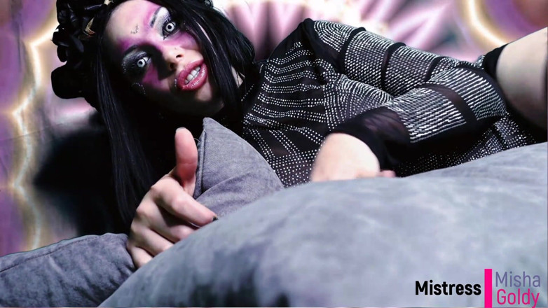 Goddess Misha Goldy: Tugas tandas coklat dari Succubus, menelan jiwa dan memakannya oleh...