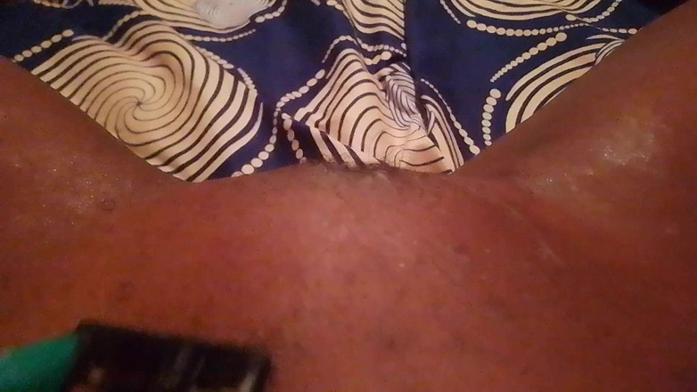 Trippleslut: Couldn't Resist the Sexy Appearance of the Pussy