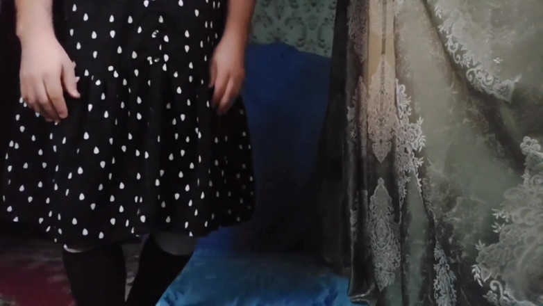 Kitty_Cross: Crossdresser uimitoare dând obraznic căutări în timp ce tachinează